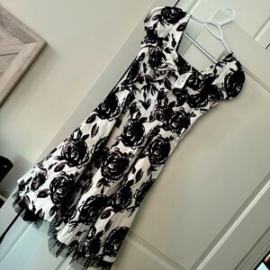 Nwt puff sleeve dress